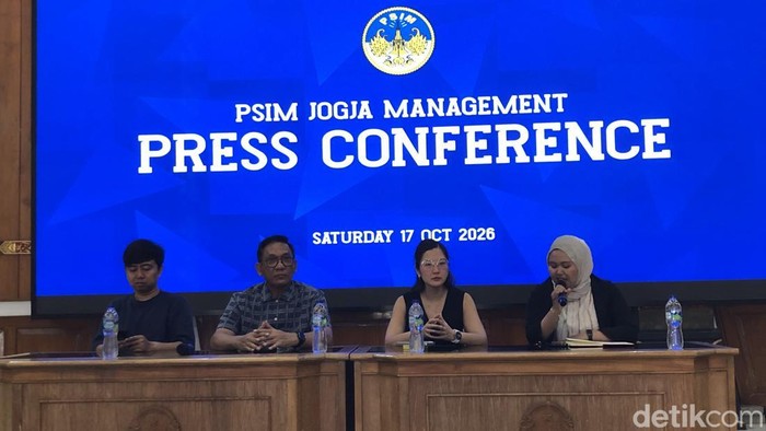 Jumpa pers manajemen PSIM Jogja di Balai Kota Jogja, Sabtu (17/10/2026).