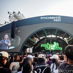 Wali Ajak Penonton Salawat dan Doakan Karhutla di Synchronize