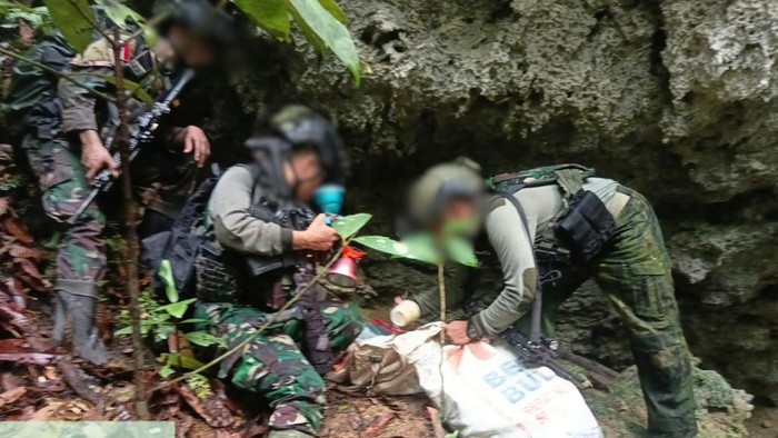 2 senpi milik TNI AL yang dirampas OPM di Maybrat berhasil direbut kembali.