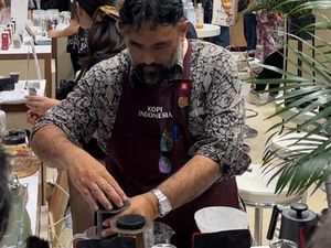Menyesap Harum Kopi Indonesia di Tokyo
