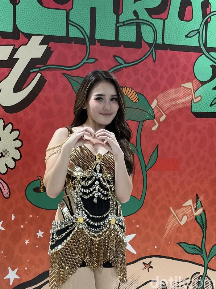 Ayu Ting Ting Ayu Ting Ting usai tampil di Synchronize