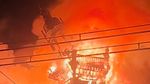 Selamat dari Perang Dunia, Gedung Bersejarah Ini Malah Ludes Terbakar saat Demo