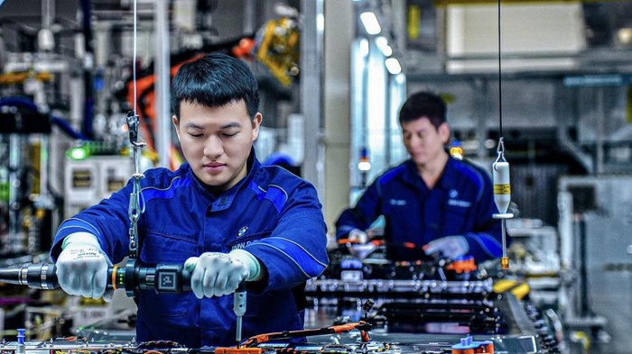 BMW mulai memproduksi baterai Gen6 di Shenyang, China