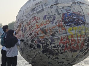 Ada Bola Raksasa di CFD HI, Warga Bisa Tulis Harapan Jelang 500 Tahun DKI