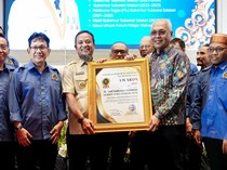 Gubernur Sulsel Raih Penghargaan Tokoh Pembangunan-Konektivitas Daerah