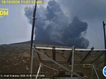 Abu Vulkanik Anak Krakatau Bergerak ke Barat Usai 6 Kali Erupsi