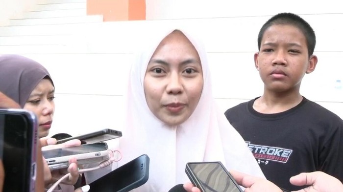 Guru Sekolah Rakyat di Bekasi, Yumar Dwi Pralita,
