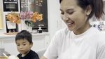 Manisnya Momen Indah Permatasari Rajin Masak Buat Keluarga
