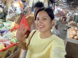 Manisnya Momen Indah Permatasari Rajin Masak Buat Keluarga