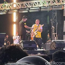 Andika ke Dodhy di Synchronize Fest: Jangan Bubar Lagi!
