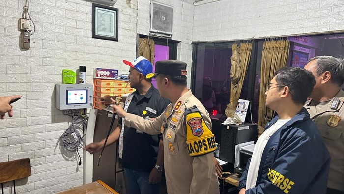 Kapolres Gresik AKBP Ramadhan Nasution saat cek sejumlah SPBU