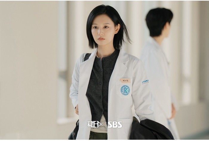 Kim Ji Won di Drama Korea Doctor X