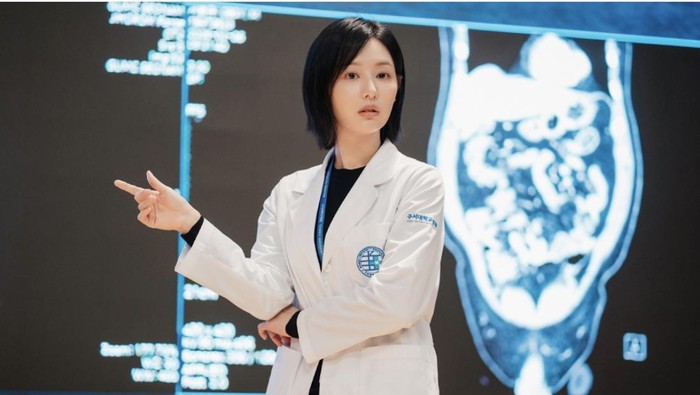 Kim Ji Won di Drama Korea Doctor X