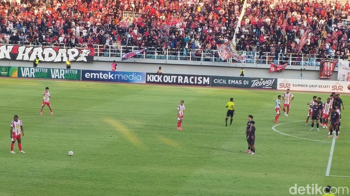 Laga Deltras FC vs Persis Solo