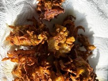 Mengelap Gorengan Pakai Tisu Demi Kurangi Minyak, Efektifkah?