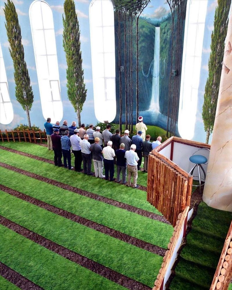 Masjid Hamidiye Camii di Kota Kırşehir, Turki dengan arsitektur unik terinspirasi surah Al-Baqarah ayat 22.