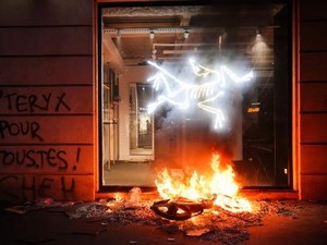 Demo di Paris Berujung Penjarahan-Pembakaran, 1.200 Orang Ditangkap