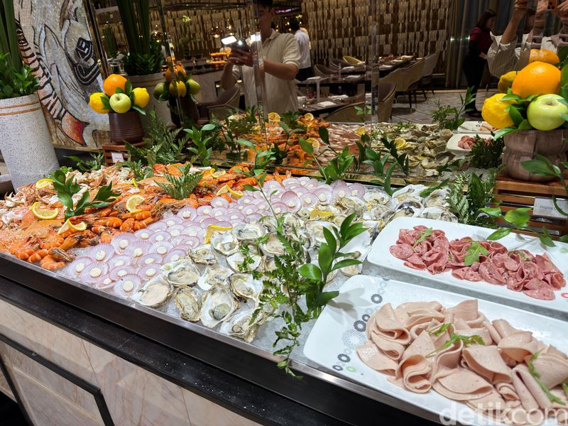 Menikmati dinner AYCE di Trans Hotel Jakarta