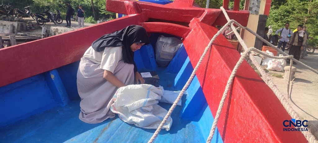 Paket yang dikirim dari Banda Aceh ke Pulau Breueh. (CNBC Indonesia/Maesaroh) Paket yang dikirim dari Banda Aceh ke Pulau Breueh. (CNBC Indonesia/Maesaroh)