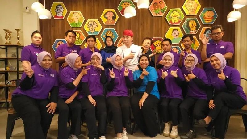 Pegawai Kafe Disabilitas menjalankan SOP, tapi diberikan bintang 1