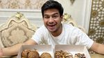 Potret Fadil Jaidi Asyik Masak Puding hingga Kulineran di Jepang