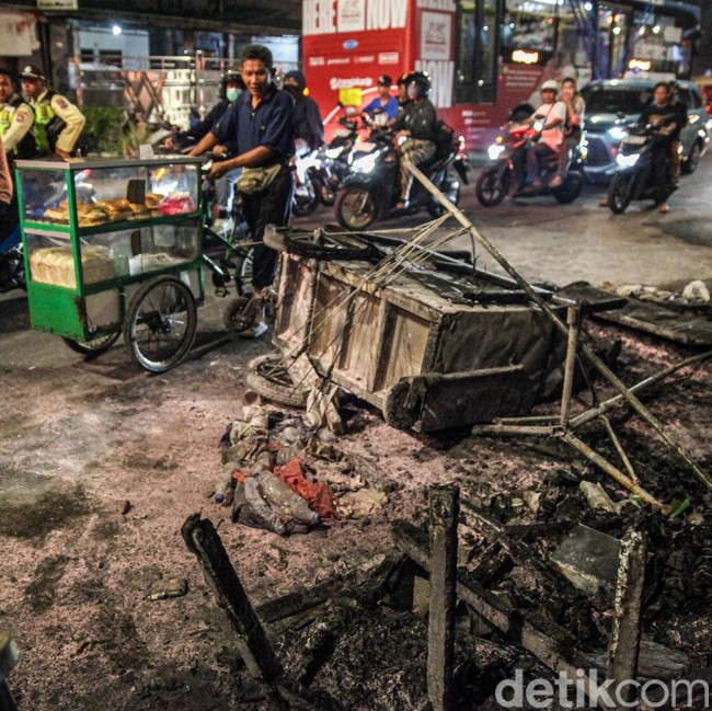 Tawuran Manggarai Sisakan Kerugian, Lapak Pedagang Rusak dan Barang Hilang