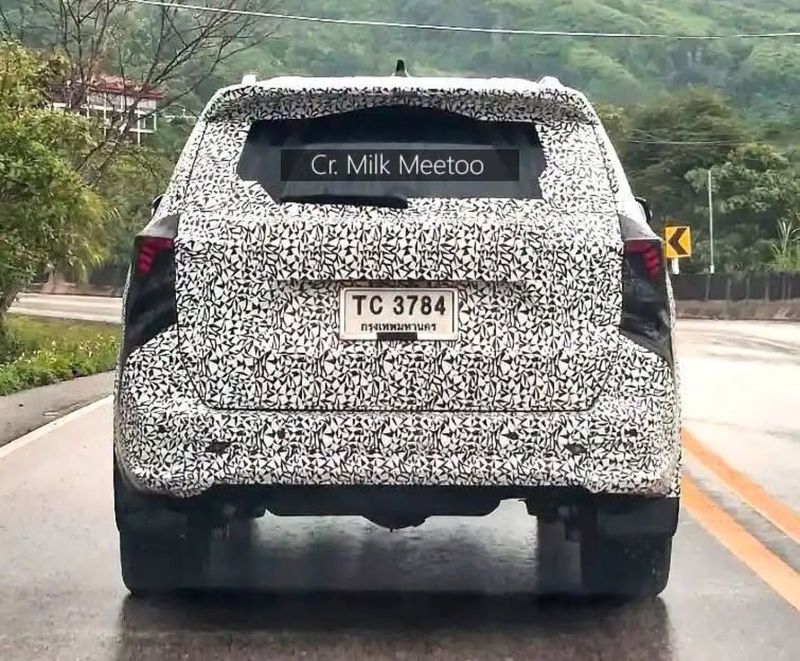 Toyota Fortuner Terbaru Diuji di Jalan Raya Thailand