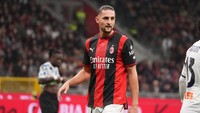 Milan Cuma Menang Tipis, Rabiot Marah
