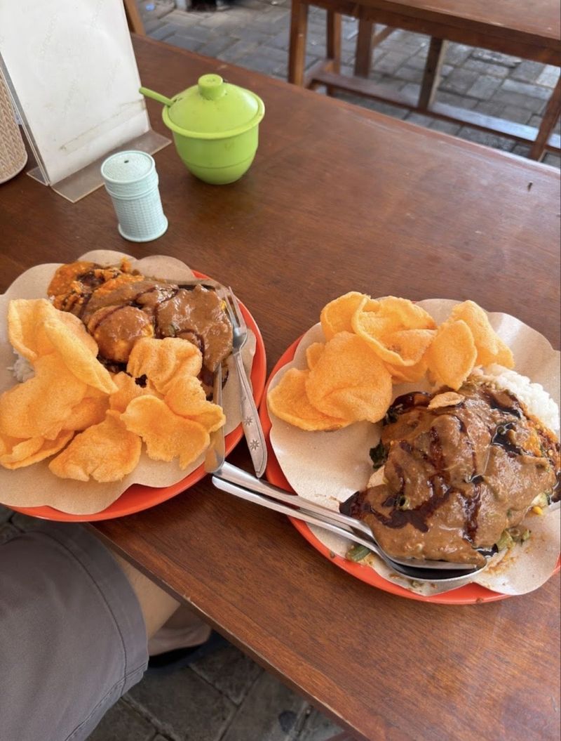 5 Kuliner Enak di Jaksel Pesan Lewat Ojol, Ayam Kremes hingga Gado-Gado 5 Kuliner Enak di Jaksel Pesan Lewat Ojol, Ayam Kremes hingga Gado-Gado