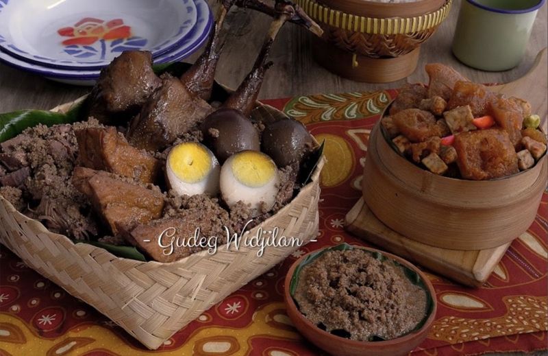 5 Kuliner Enak di Jaksel Pesan Lewat Ojol, Ayam Kremes hingga Gado-Gado 5 Kuliner Enak di Jaksel Pesan Lewat Ojol, Ayam Kremes hingga Gado-Gado