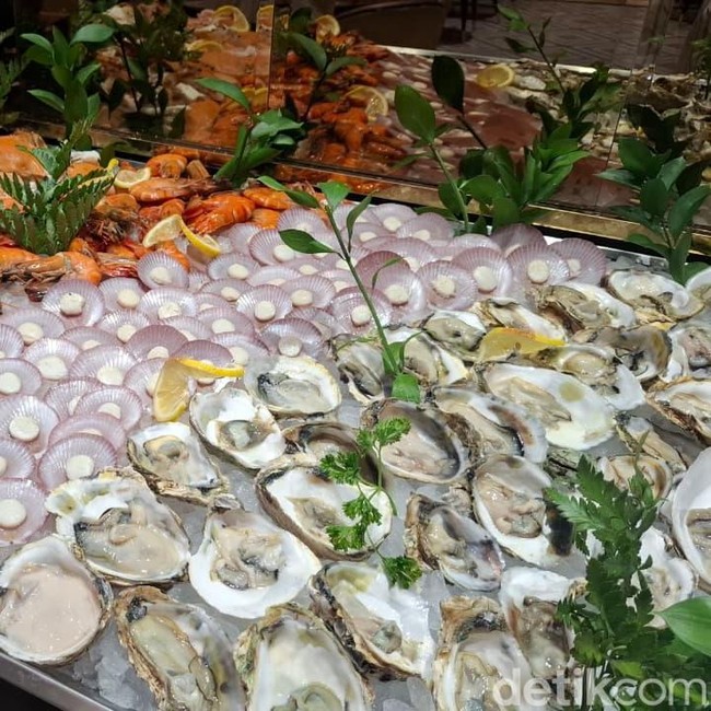 Mewah! Puas Makan Seafood Segar dan Aneka Menu Asia di Hotel Bintang 5