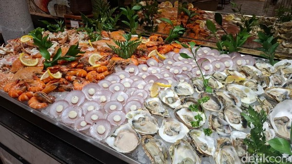 Mewah! Puas Makan Seafood Segar dan Aneka Menu Asia di Hotel Bintang 5