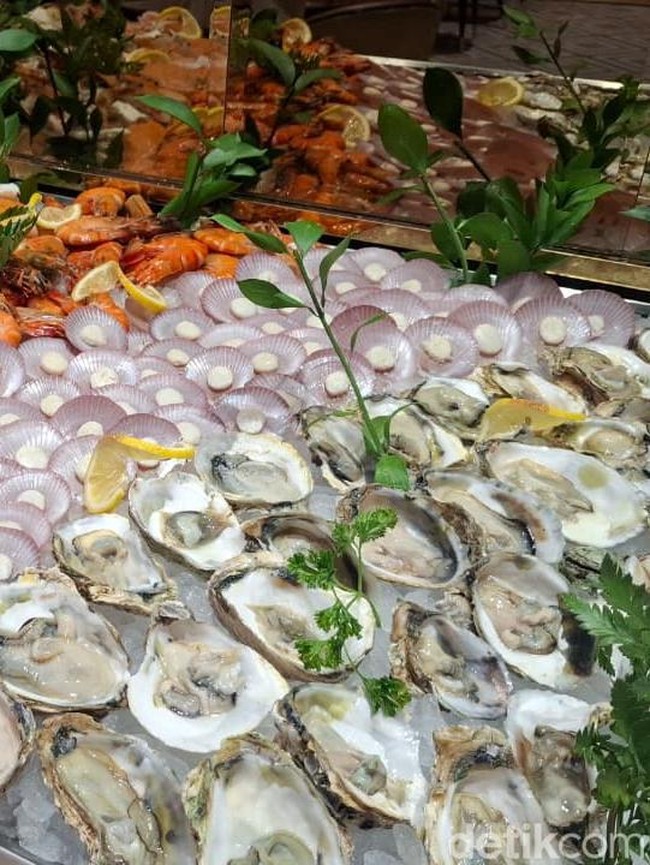 Mewah! Puas Makan Seafood Segar dan Aneka Menu Asia di Hotel Bintang 5