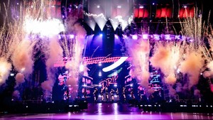 Potret BABYMONSTER di panggung saat kembang api meledak ini majestic banget, sih! (Foto: dok. YG Entertainment)