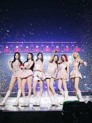 Gamon dari BAEMON! Potret BABYMONSTER di Konser CHOOM Jakarta