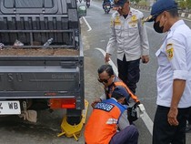 Mobil Parkir Sembarangan di Samarinda, Diderek dan Didenda Rp 3 Juta
