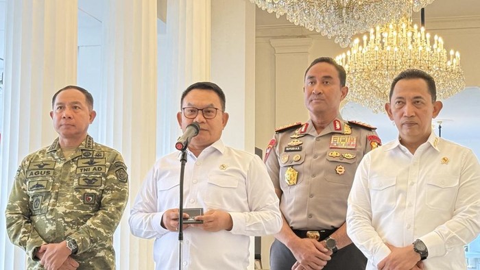 Menko Polkam Dudung Abdurachman di Istana Merdeka, Jakarta, Senin (19/10/2026).