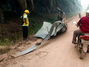 Video Heboh Puing Roket China Jatuh di Perkebunan Sawit di Kotim Kalteng