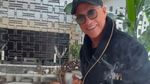 Jean-Claude Van Damme Ultah ke-66, Lilinnya Ditinju Gak Ditiup