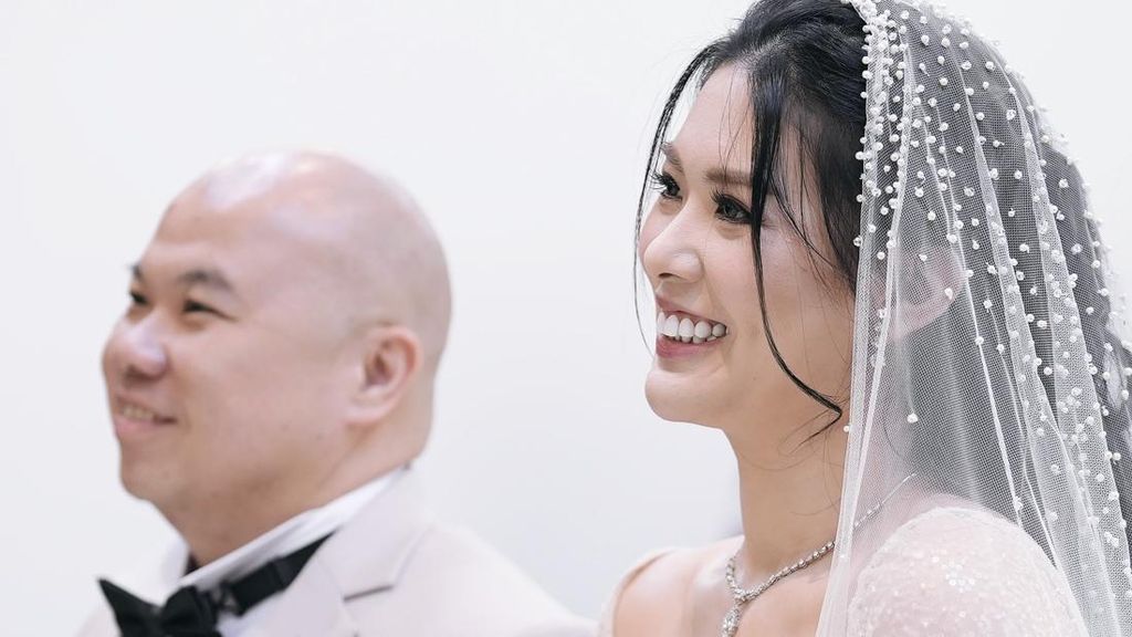 Jennifer Aiko Dipersunting Lawyer Sugiharta Gunawan, Hibur Tamu Pakai Sulap