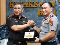 Kapolda Bali Irjen Pasma Royce Perkuat Sinergi Penegakan Hukum dengan Kejati
