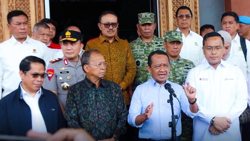 Kapolda Bali Irjen Pasma Royce turut mendampingi kunjungan kerja Menteri  ESDM  Bahlil Lahadalia di Fuel Terminal (FT) Sanggaran, Denpasar,  Senin (19/10/2026). (Foto: Dok. Polda Bali)