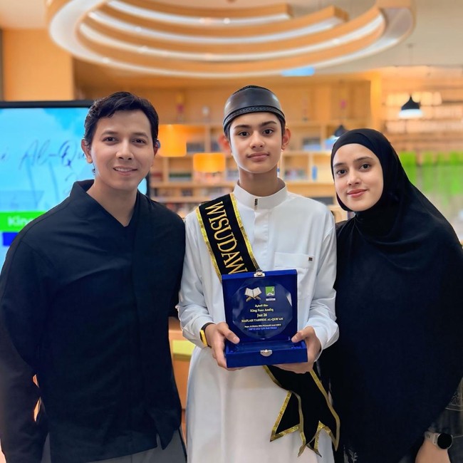 Fairuz A Rafiq Bahagia King Faaz Selesaikan Hafalan Al-Quran Juz 26
