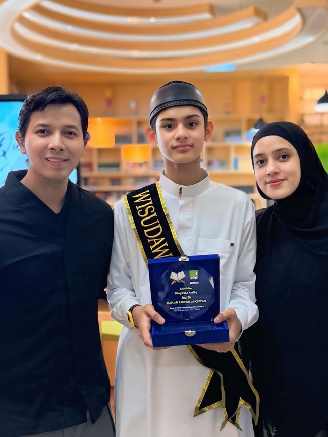 Fairuz A Rafiq Bahagia King Faaz Selesaikan Hafalan Al-Quran Juz 26
