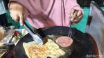 Menjaga Asa Ekonomi Lewat Martabak Mini