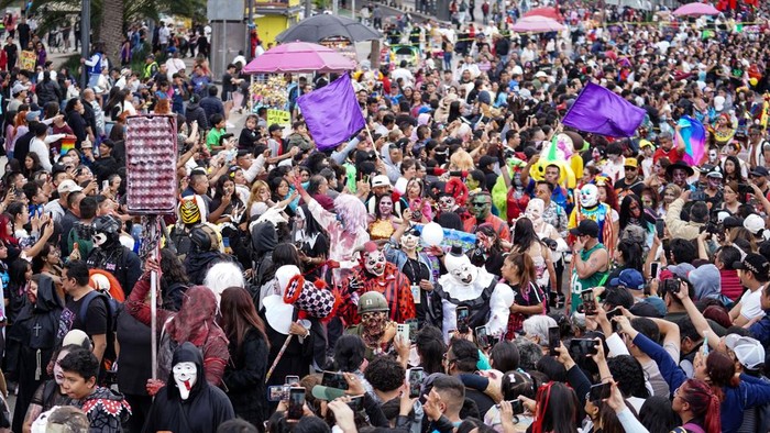 A young girl takes part in the annual zombie walk in Mexico City, Mexico, October 18, 2026. REUTERS/Toya Sarno Jordan