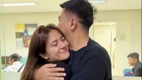 Para sahabat menguatkan Marsha Aruan menghadapi masa duka kehilangan ibunda. Foto: Instagram @aruanmarsha