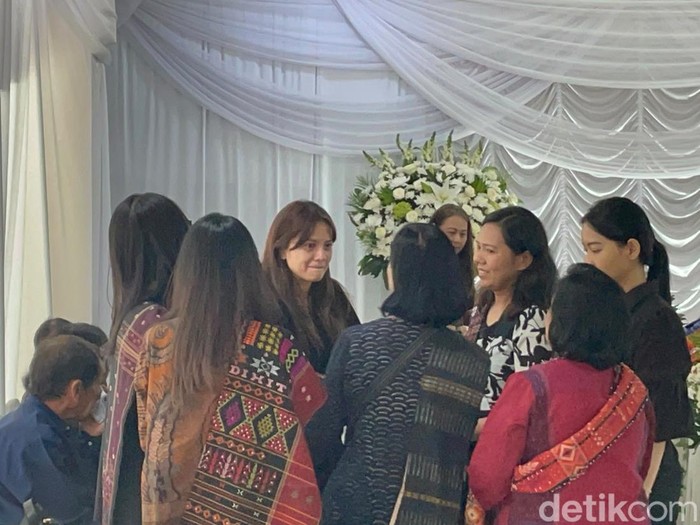 Marsha Aruan Ibunda Marsha Aruan meninggal dunia