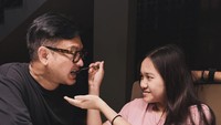 Meski sudah bercerai, baik Lembu maupun Masayu tetap kompak dalam masalah pengasuhan anak. Foto: dok instagram Masayu Anastasia dan Lembu