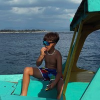 Anak ketiga Nia dan Ardi, Magika, yang tampak begitu menikmati momen liburannya di Gili.&nbsp;Foto: Instagram/@ramadhaniabakrie